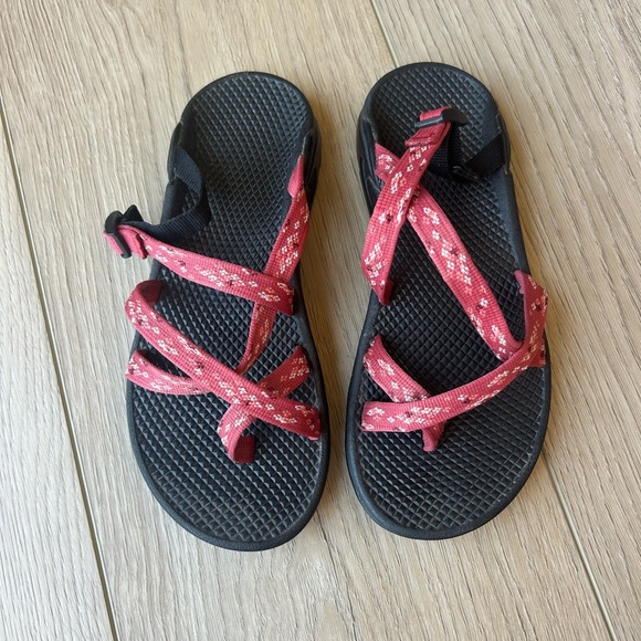 Chaco Women's Sandals - Red and Black Size 8 - Picture 1 of 4